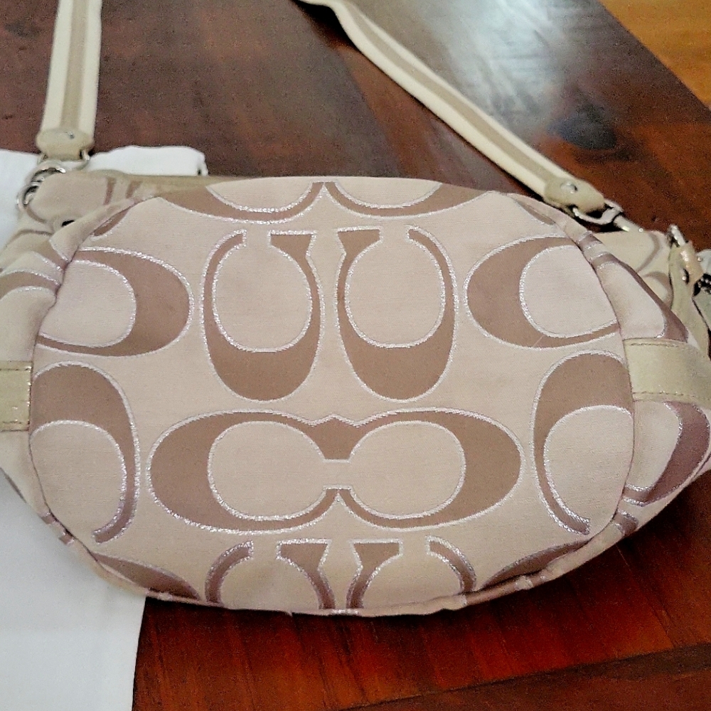 Coach Signature Poppy Drawstring Crossbody Bucket Bag - Tan/Cream - Picture 4 of 11